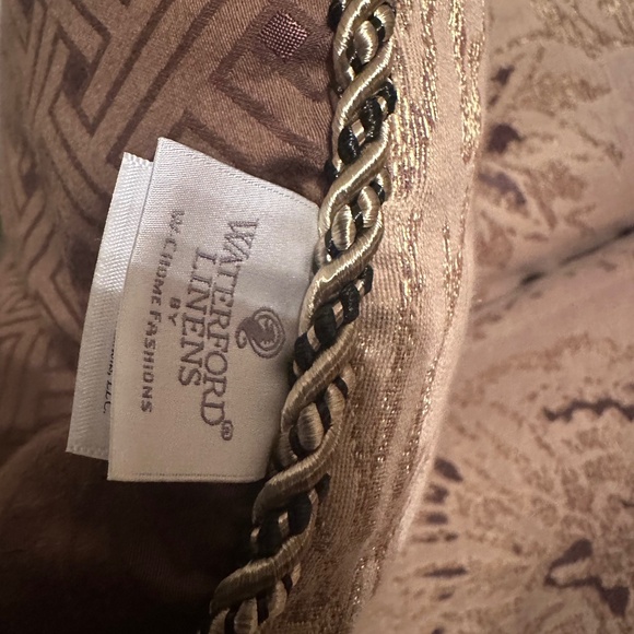 Waterford Linens Comforter set - Picture 4 of 5